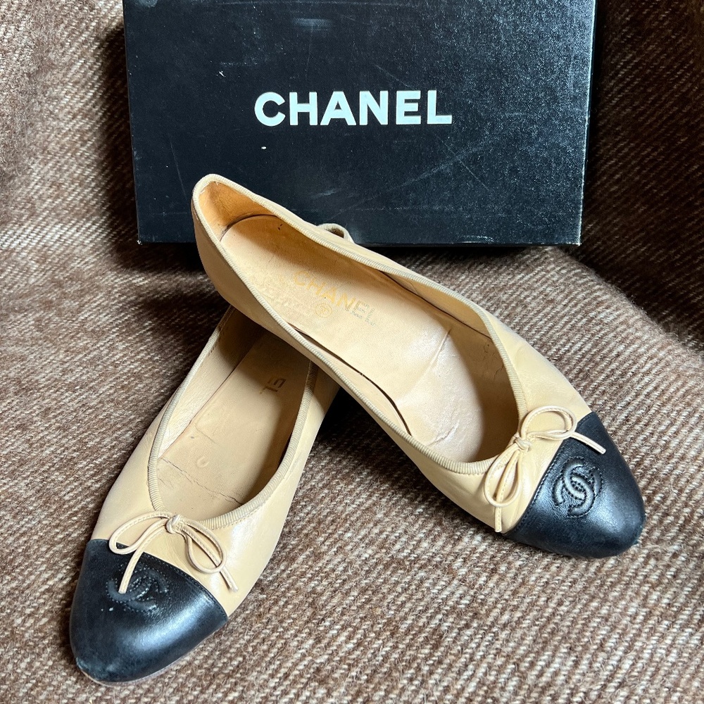 Chanel Black and Tan cap toe ballet flats 41.5 (size 10.5)